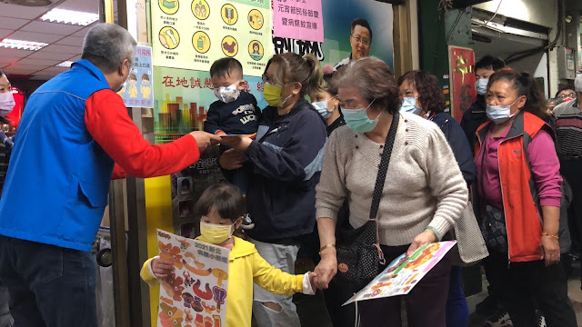 連假慶元宵 中泰里發燈籠