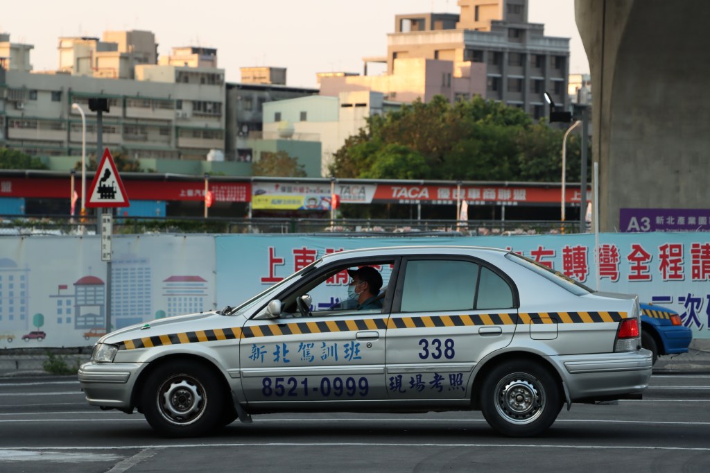 新手預習規則 學開車更有效率 