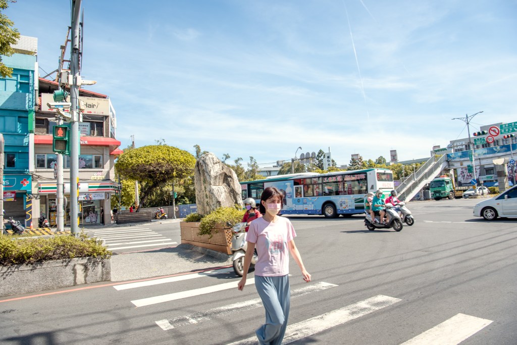 過馬路不心慌 輔大路口增秒數