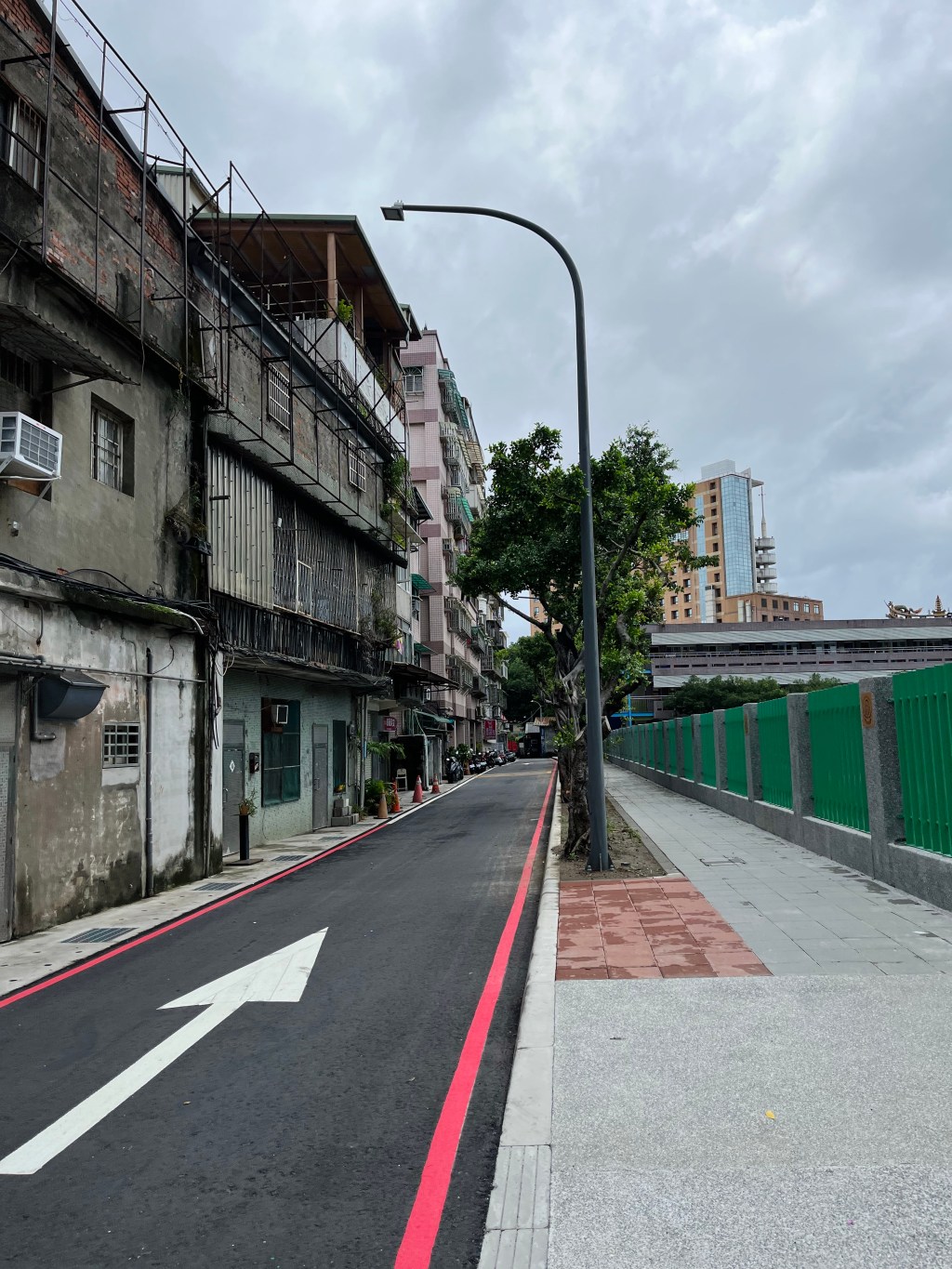 老圍牆翻新 給學童安全上學路