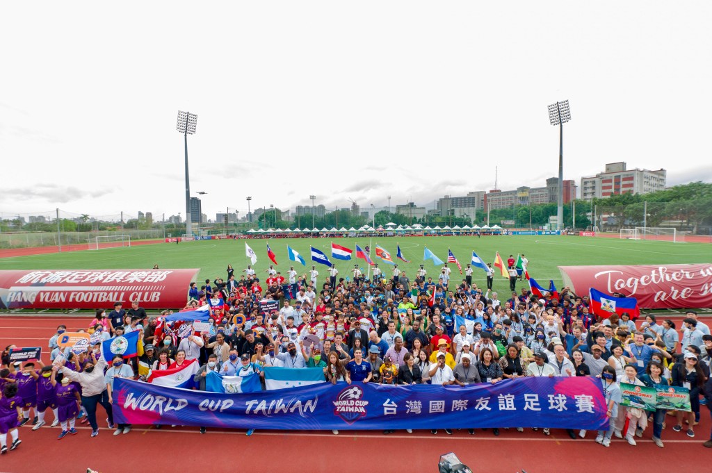 【影音】以球會友 用足球與世界交朋友