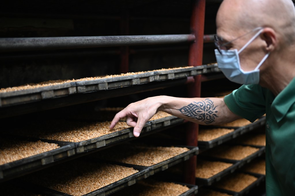 傳承糖香百年 翁裕美商行