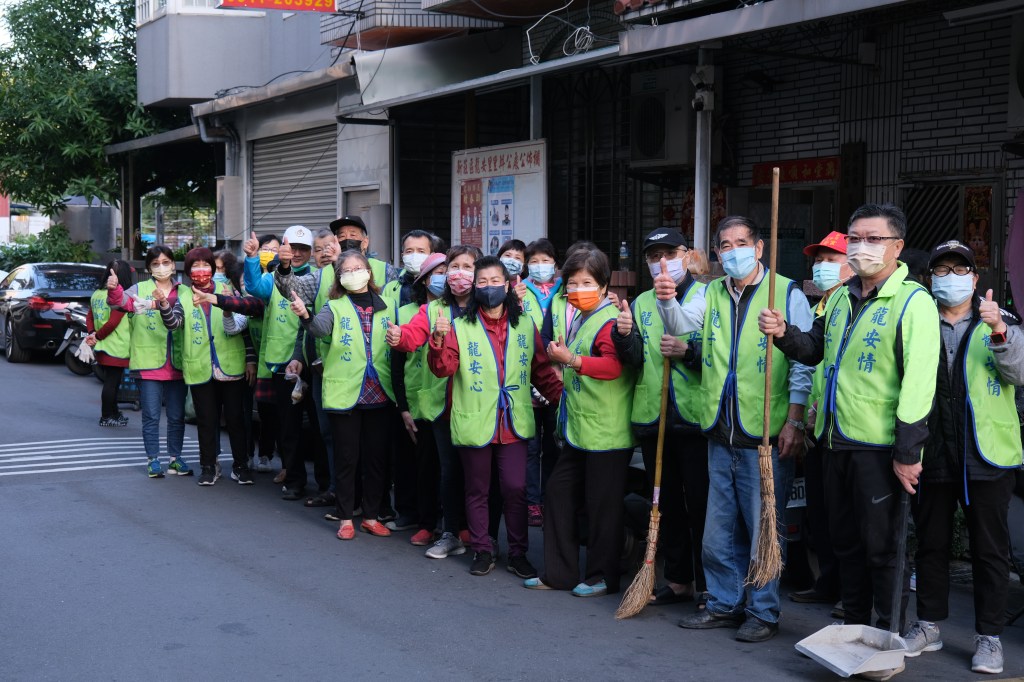 龍安義工勤維護 造五星里環境