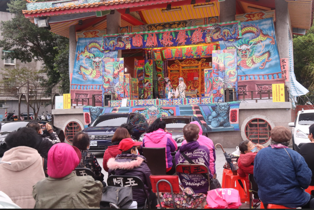 地藏庵謝天歌仔戲伴獨居長輩