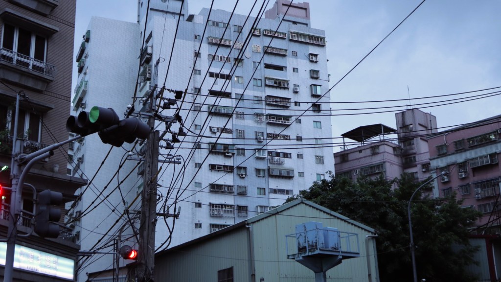 台電斥資百萬 新莊電桿地下化