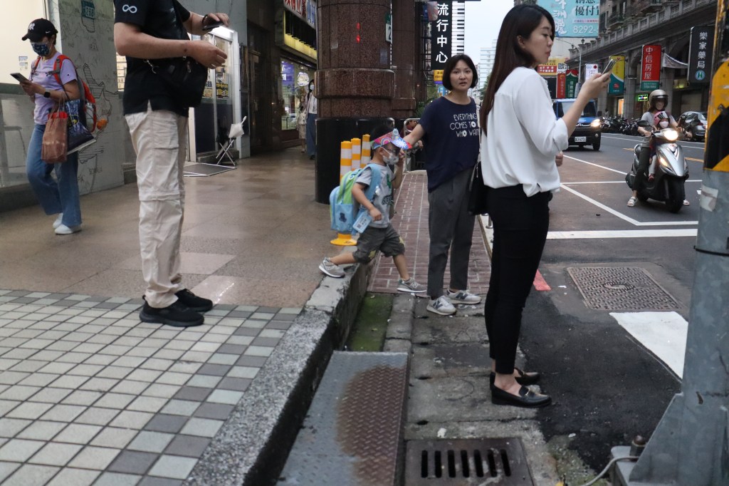 幸福商圈斜坡道完工 通行更友善