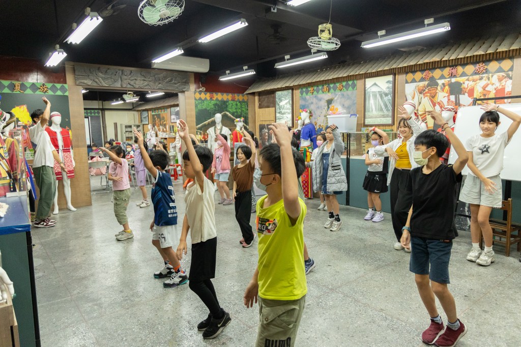 丹鳳歌舞團 藝術傳播原民文化