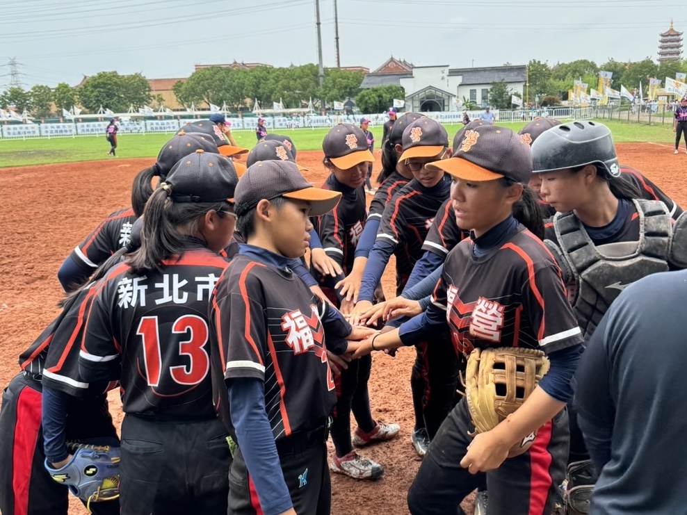 國中唯一女壘 今年再創佳績