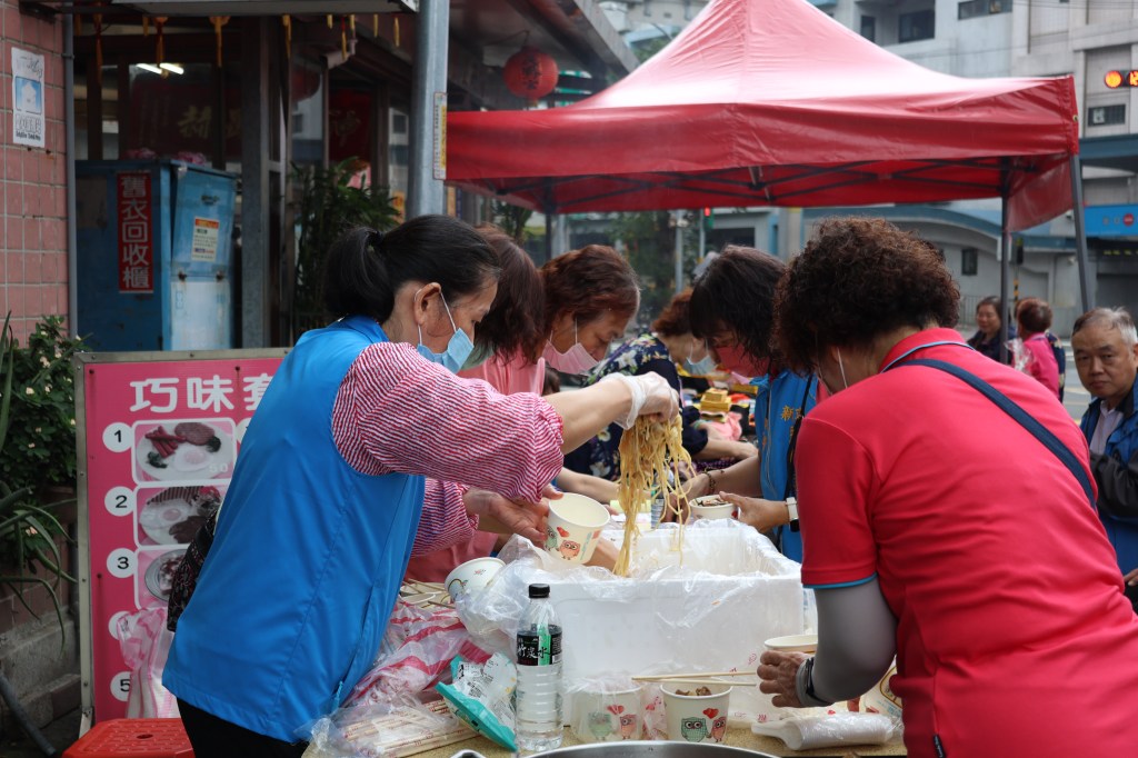 民全里下元節 向仙姑祈求順利