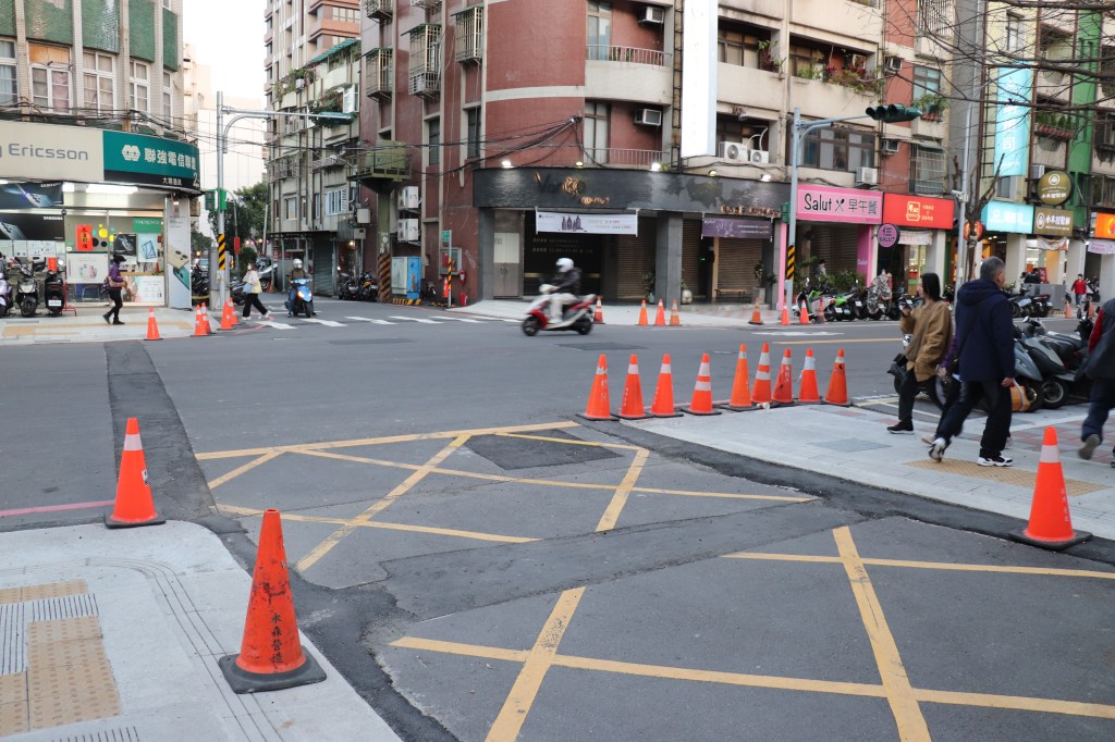 人行道工程施工衝擊停車