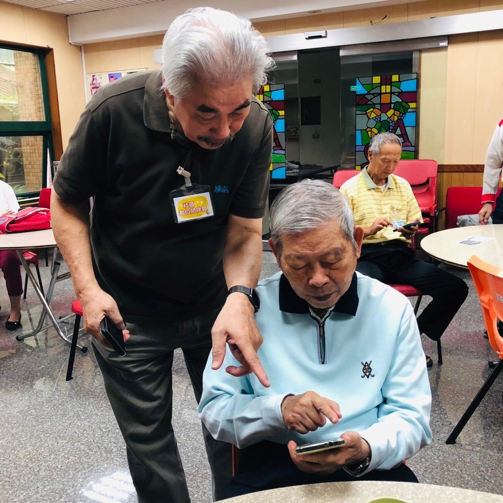 新北市數位陪伴員 讓科技不難