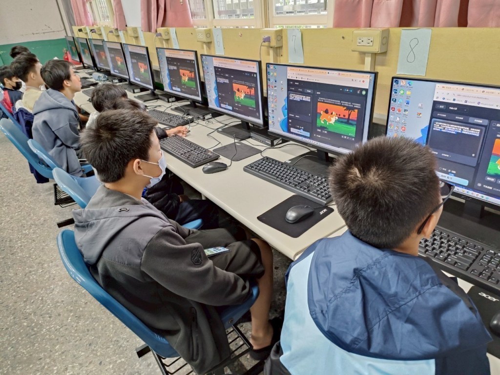 新泰AI營為國小學童增新知