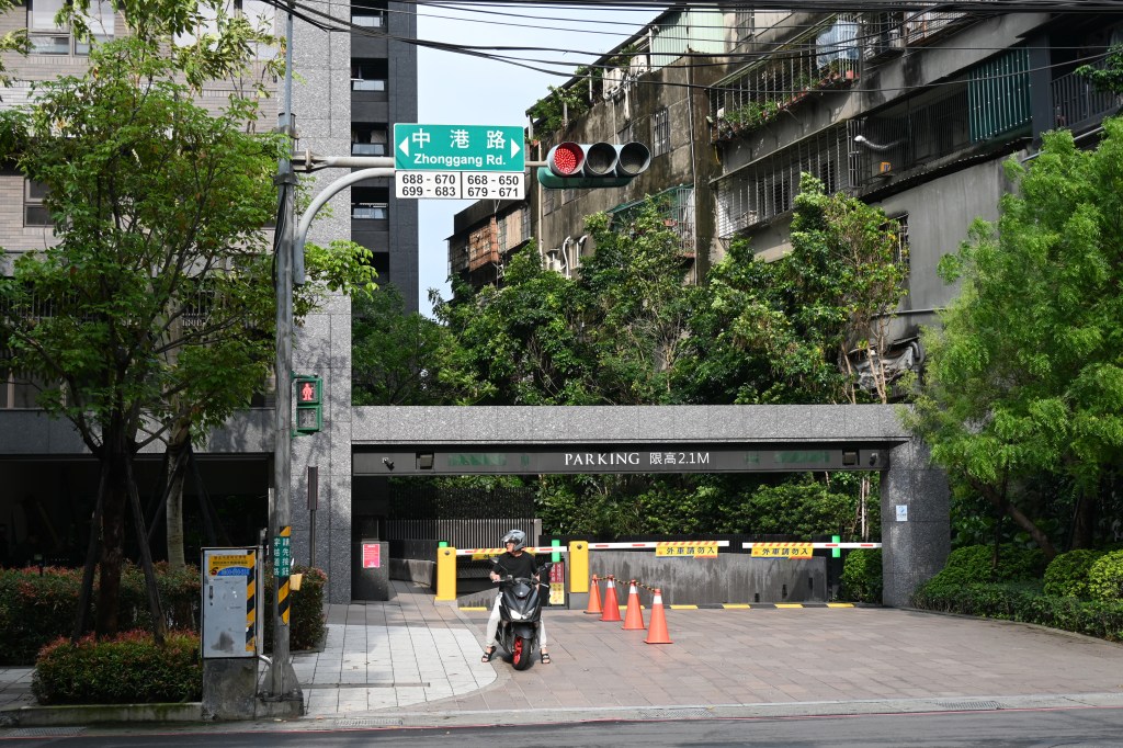 中港六八一巷　電桿地下化完工