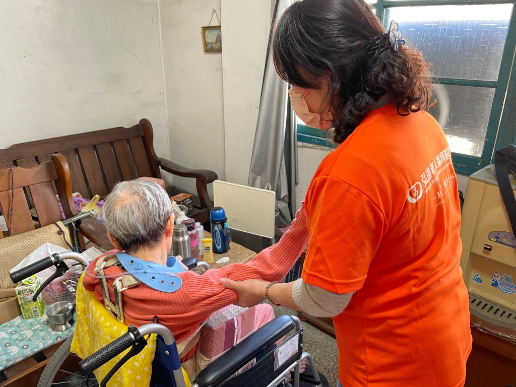 弘道與政府合作 改善新莊長照