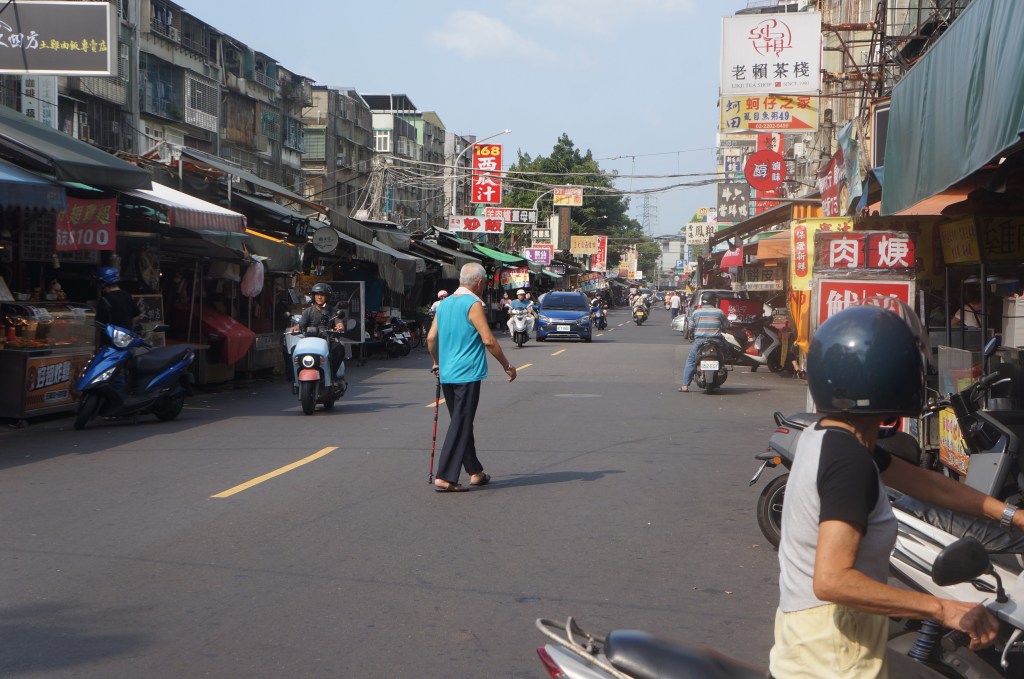 斑馬線增不增 行人穿越受考驗