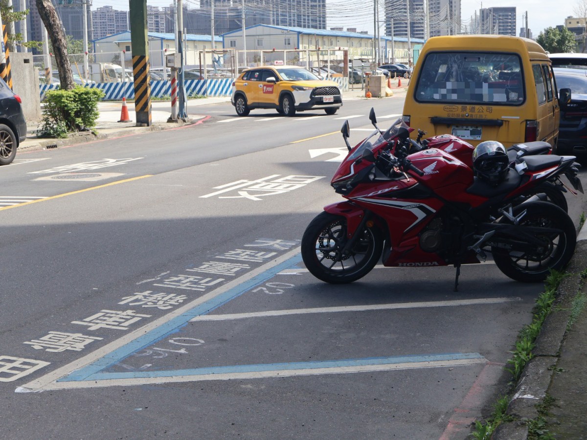 重機停車新制 開放收費停車格