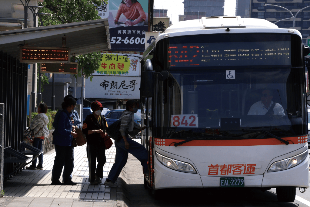 新北電動公車上路 供電成關鍵